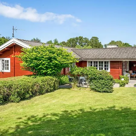 Three-bedroom In Nykobing Sj