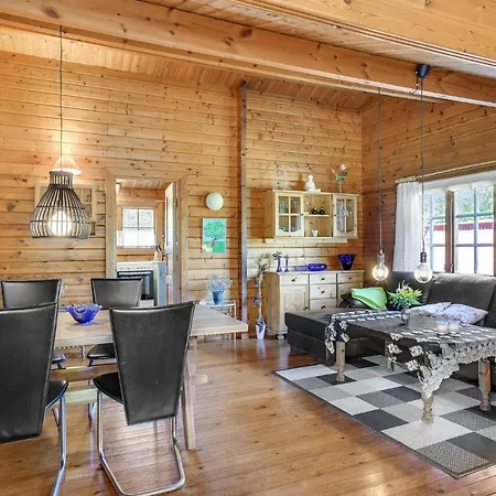 Three-bedroom In Nykobing Sj Klint