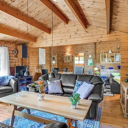 Three-bedroom In Nykobing Sj * Klint