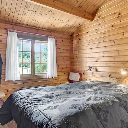 Three-bedroom In Nykobing Sj