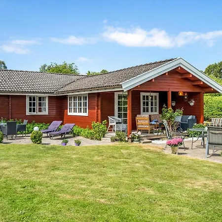 Ferienhaus Three-bedroom In Nykobing Sj